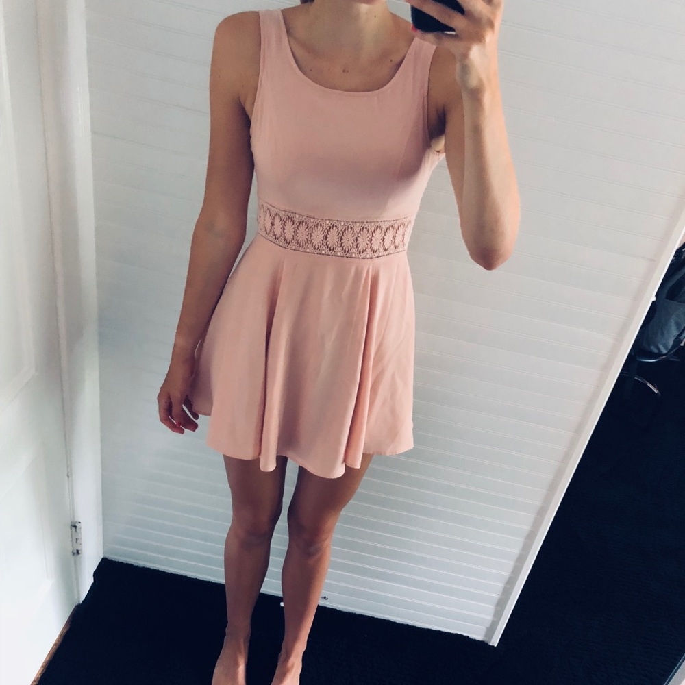 Pink Dress w Lace Midsection🤩👄👚🌸☀️